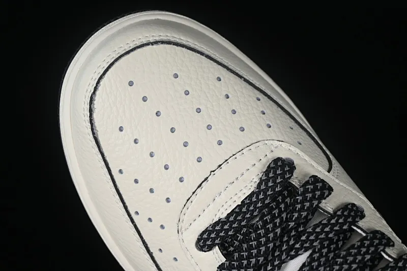 All categories Nk Air Force 1 Air Force series Nk Air Force 1 Mid Air Force mid-top Nk Air Force 1'07 Mid black pearlescent small hook Air Force One mid-top casual sneakers SG2356-807